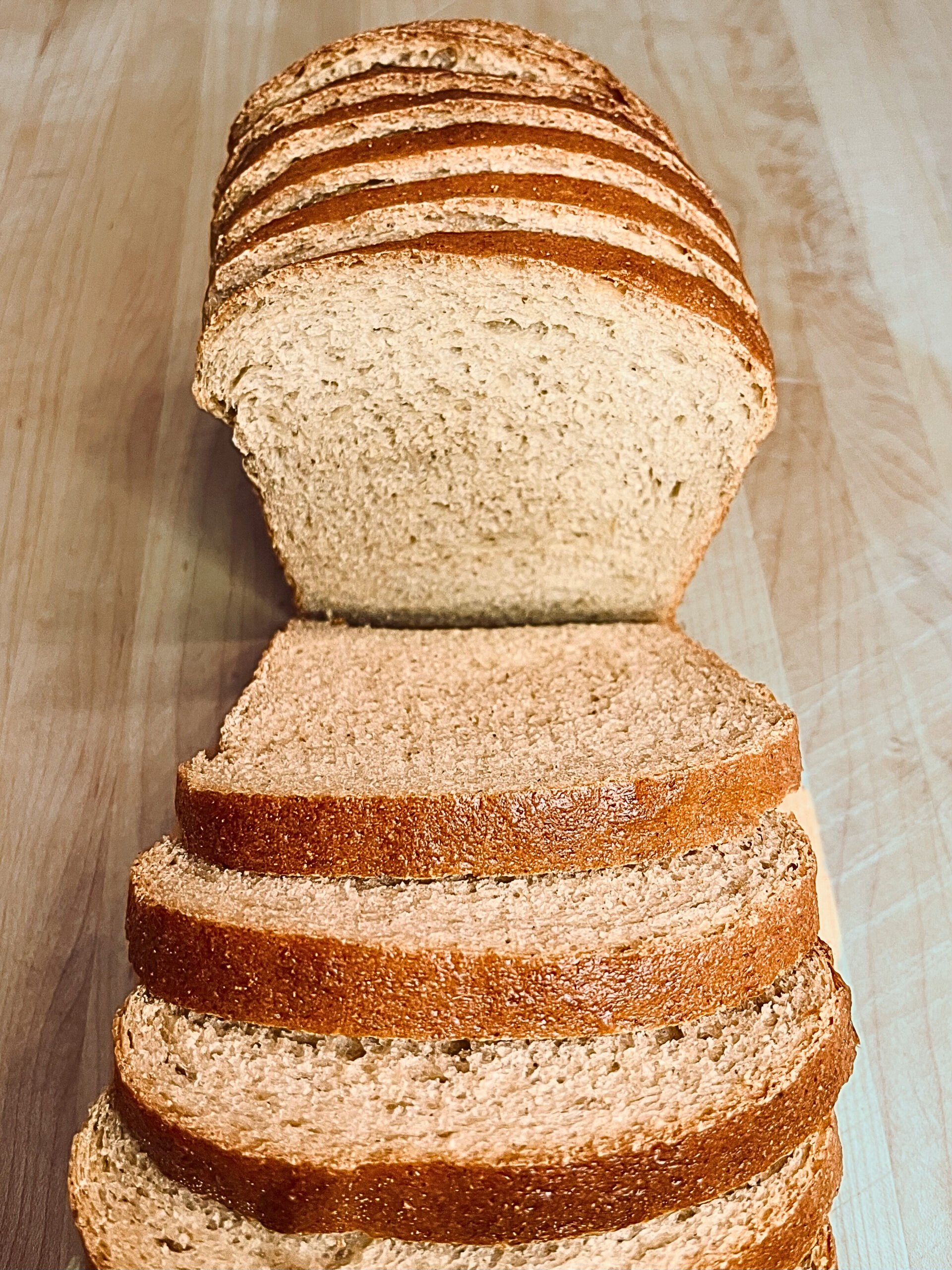 Slided whole grain sandwich bread